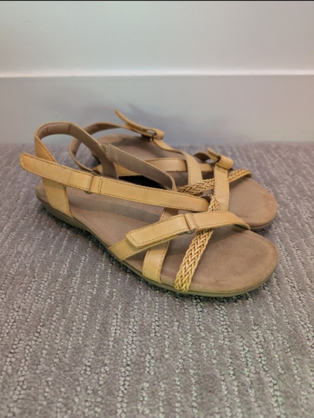 Earth Origins Belder Barb Amber Yellow Sandals